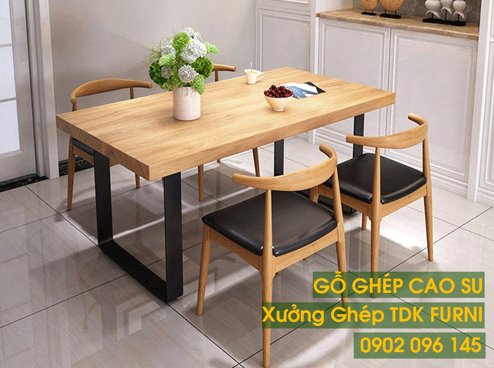 Bộ bàn ăn bằng gỗ ghép cao su